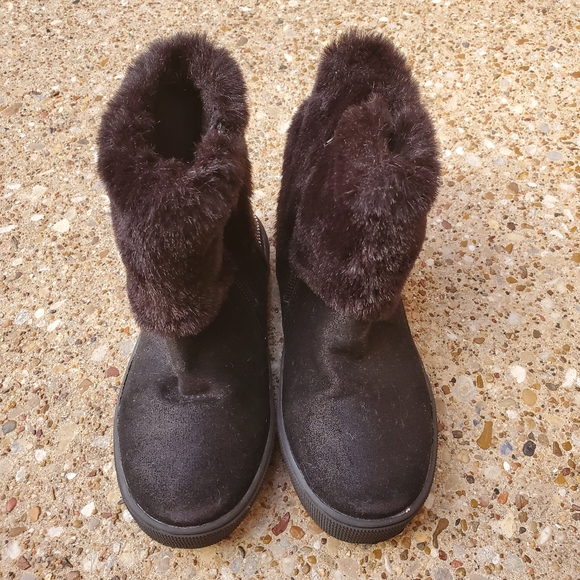 Stuart Weitzman Black Crystal Stud Vance Fur Chelsea Faux Boots 11 - Picture 3 of 10